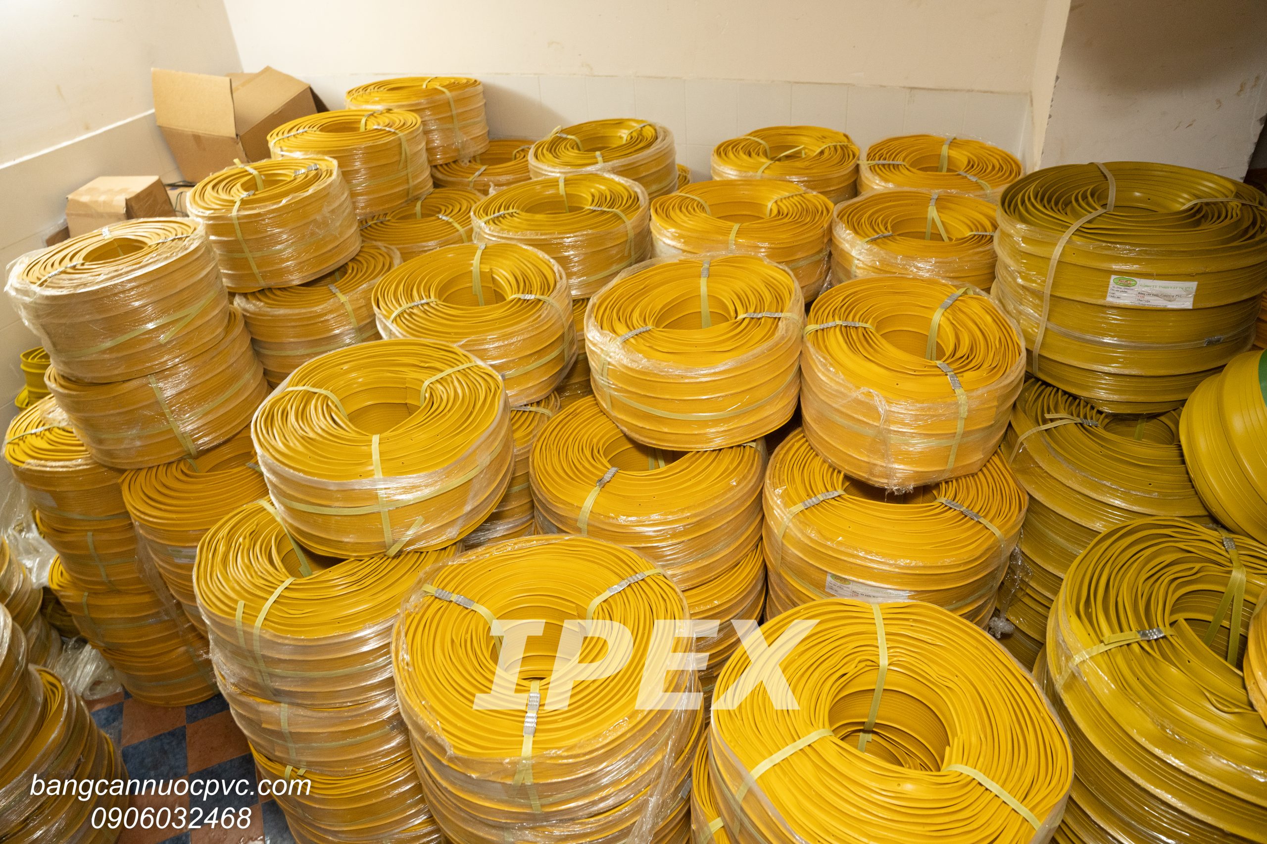 BĂNG CẢN NƯỚC PVC V200